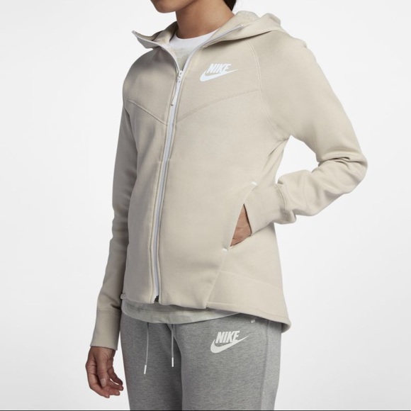 cream nike tech fleece